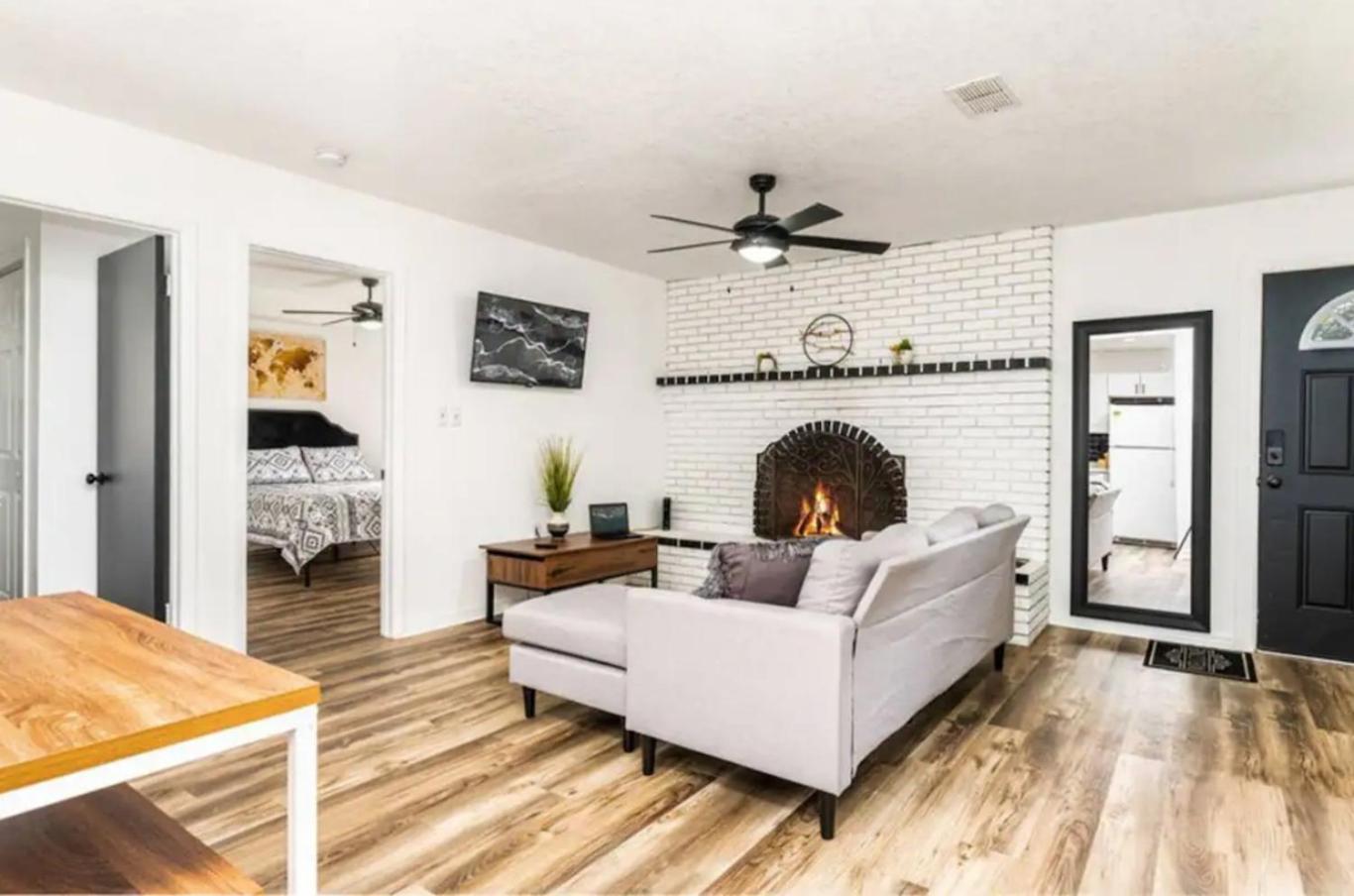 2Br Retreat Fast Wifi, Pool, Disney Close! Orlando