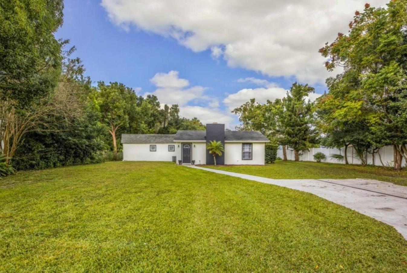 2Br Retreat Fast Wifi, Pool, Disney Close! * Orlando
