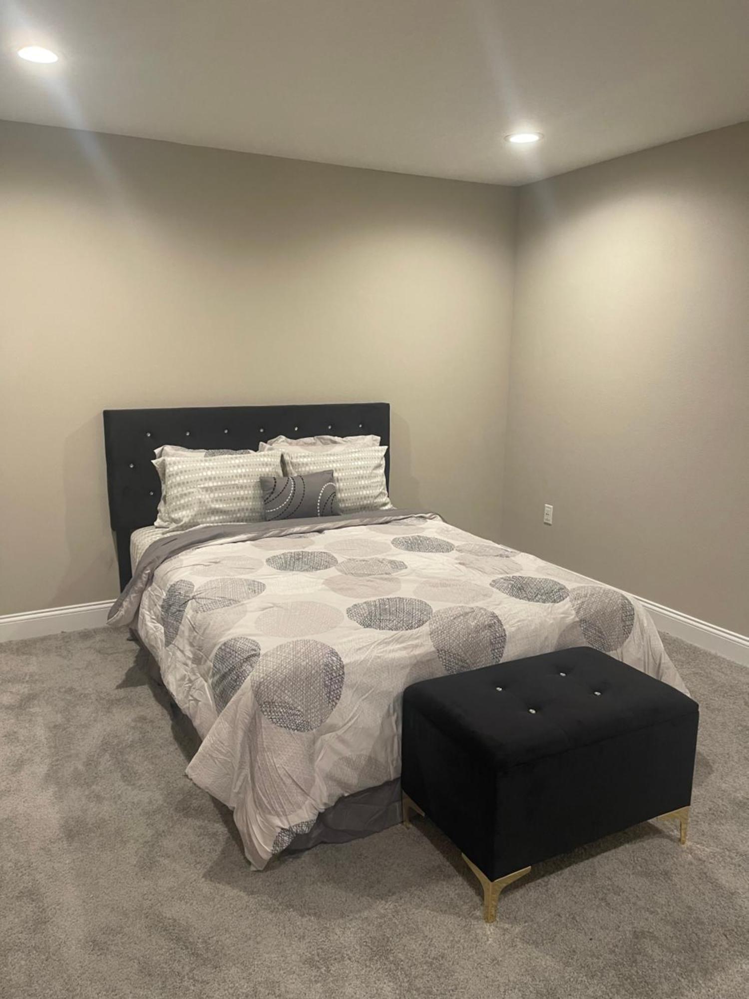 Cozy Close To Airport And Major Attractions *