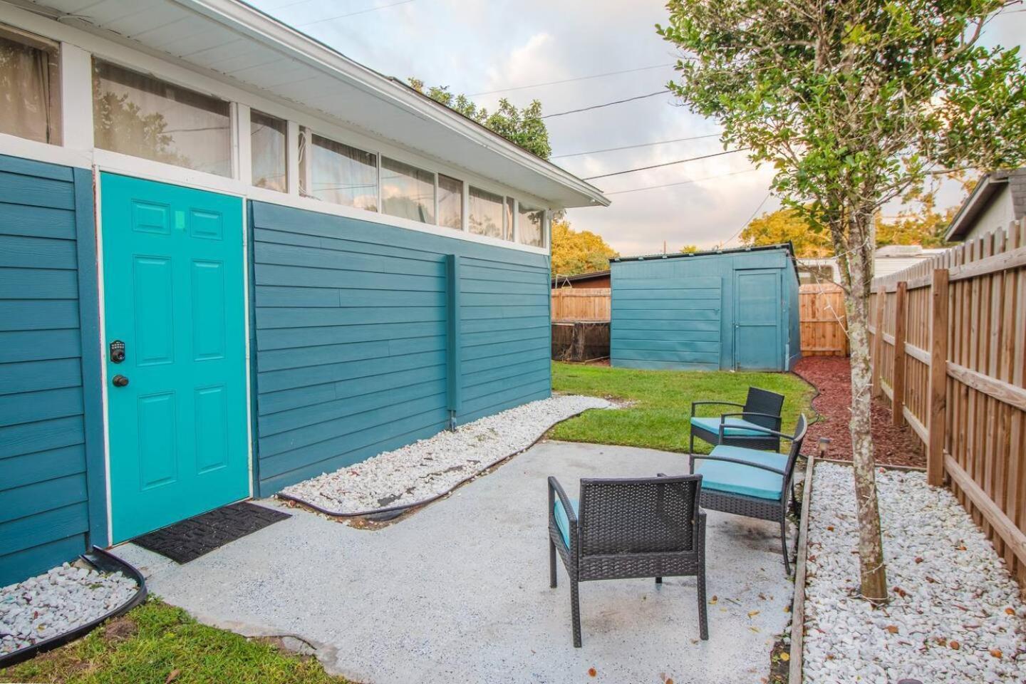 Holiday home 6Br Near Downtown Pets Ok Fast Wifi!