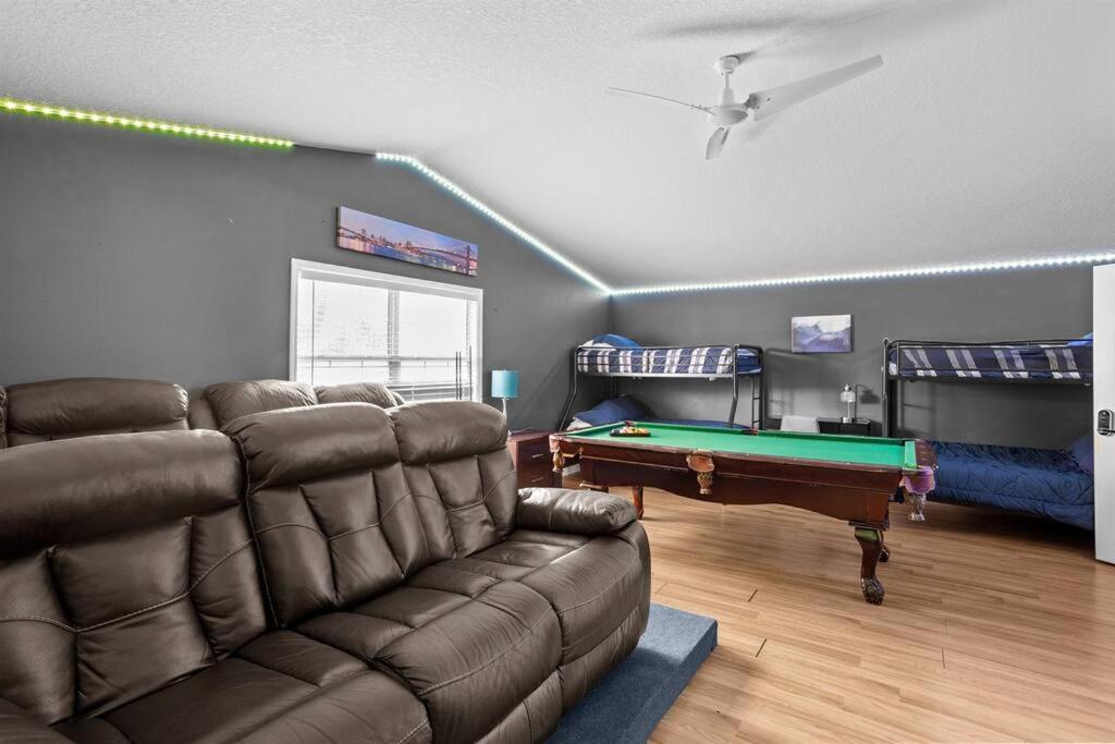 4 Rooms, Lake, Pool, Hot Tub, Putt-putt Holiday home Orlando