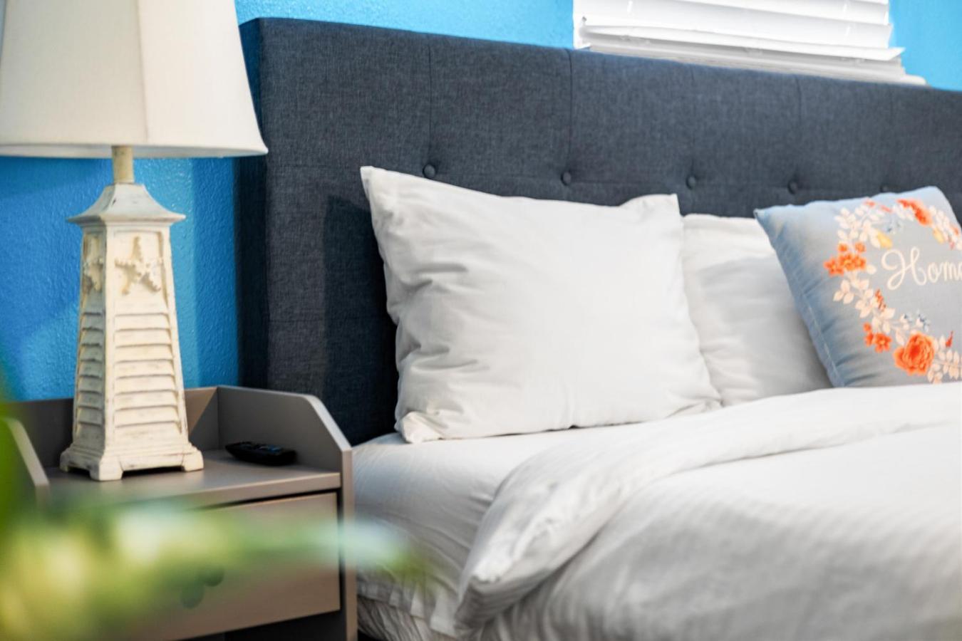 Airport Vacation Pet Friendly Holiday home *