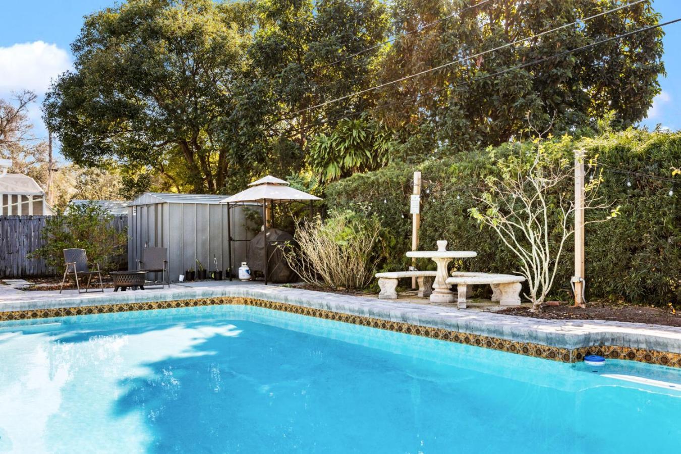 Holiday home Airport Vacation Pet Friendly *