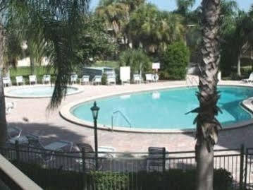 Clarion International Airport Hotel 3*
