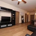 ***Luxury 2 Bedroom Apt Near All Attractions***