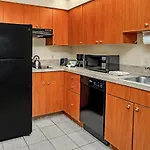 1Br 2 Queens Hotel-Apt With Pool, Hot Tub & Arcade, Near Disney & Universal!