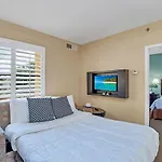 1Br 2 Queens Hotel-Apt With Pool, Hot Tub & Arcade, Near Disney & Universal!