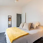 East Orlando Getaway - 3Br/2Bth - *Pool *Parking