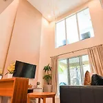 Home 4 Stylish Suites Luxury