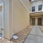 Pool, Family-Friendly - World Class, Modern Home