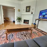 Cozy Vintage Bungalow @Mills50 District