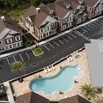 Brand New 3 Bedroom Near Disney / Wi-Fi / Parking