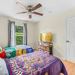 Splash Retreat:Near Disney Parks