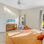Splash Retreat:Near Disney Parks