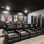 Dream 11 Bd Vacation Home, Cinema, Themed Bedrooms, Pool