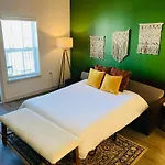 Complete Cozy 2Bed Apartment 10 Min To Parks Allows Pet, Resort-Style Amenities
