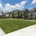 Complete Lush Green Apartment 10 Min To Parks Pets Allowed, Resort-Style Amenities