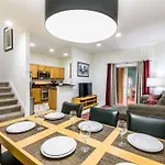 Regal Oaks Getaway