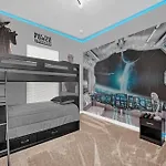 New Spacious And Themed 5 Bedroom Home Minutes From Disney And Waterparks!