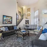 Mickeys Oyster - Luxurious 9Br Southeast Facing Pool Hot Tub Cinema Game Rm Bbq 2 Miles To Disney