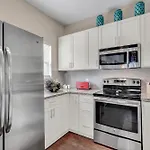 4 Bedrooms - 3 Bathrooms - Lucaya Village 15-101