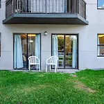 2 Suites Ground Floor Apartment Near Inter. Dr