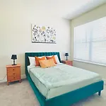 Your Next Ig Post: Luxury Modern Home Close To All