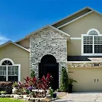 Luxurious Waterfront Retreat 4Br 3Ba With Pool & Bbq