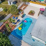 2Br Getaway Pool Workspace Near Disney