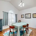 Sundrop Villa
