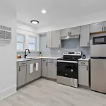 Pet-Friendly 1Br Wi-Fi Full Kitchen