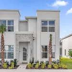 Upstay - Sunny Clermont Getaway With Private Pool