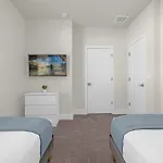 Upstay - Sunny Clermont Getaway With Private Pool