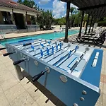Deluxe Townhome - 5 Minutes From Disney