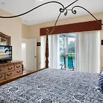 Tropical And Peaceful, This 5 Bed With Pool & Spa