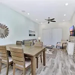 Sky Blue And Palm Trees Cottage Near Disney With Margaritaville Resort Access - 8071Kd