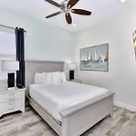 Sky Blue And Palm Trees Cottage Near Disney With Margaritaville Resort Access - 8071Kd
