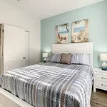 Beautiful Townhome Old Town