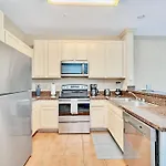 Stunning 2Br Condo With Hot Tub And Pool, Near Disney!