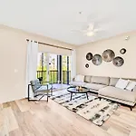 Stunning 2Br Condo With Hot Tub And Pool, Near Disney!