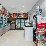 Super Ritzy - 9Bdrs-9Bas W Theme Rooms Loft & Pool