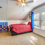 Welcome To The Treetop Villa - An Orlando Victorian Getaway