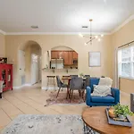 Modern Dt Home-King Size Bed-Patios-Long Stays-Wifi