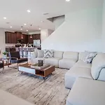 8 Bedroom Vacation Home With Pool 2107