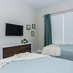 Amazing Townhome With Summer Kitchen Su2668
