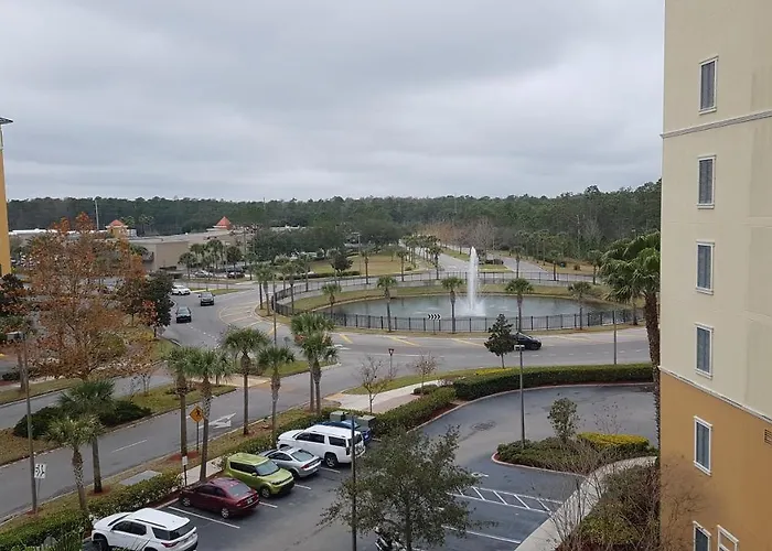 Luxury Resort Condo, 2 Or 3 Bedroom Premium Suites