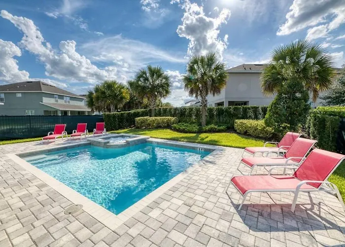 Spacious 8 Bdr Family Home With Arcades And Free Pool Heat