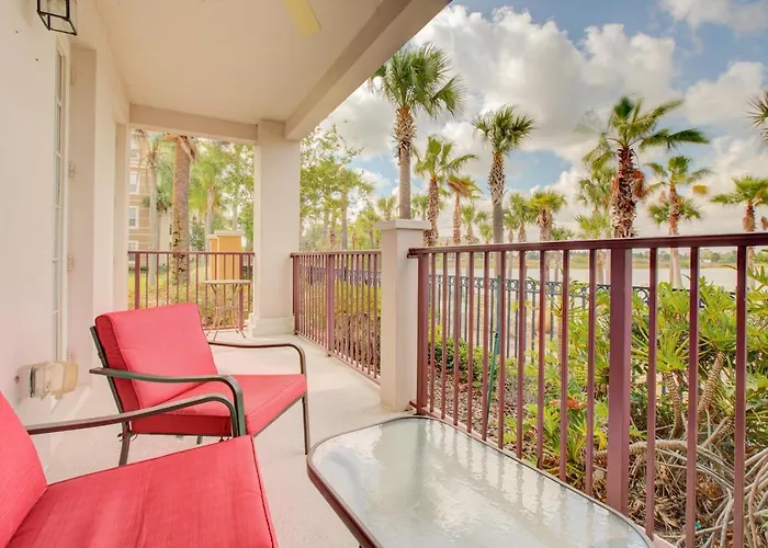 Gorgeous 1St-Floor, End Unit Condo W Lakeview