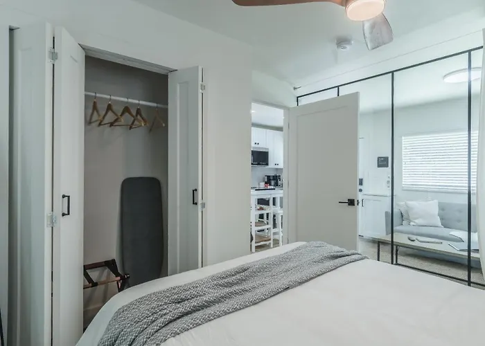 Luxury Tiny Home 2 Miles From Downtown Orlando