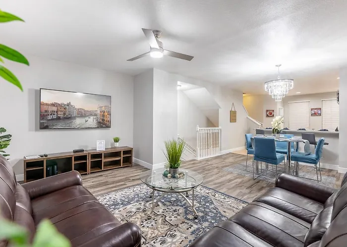 3Br Townhouse W Perfect Location